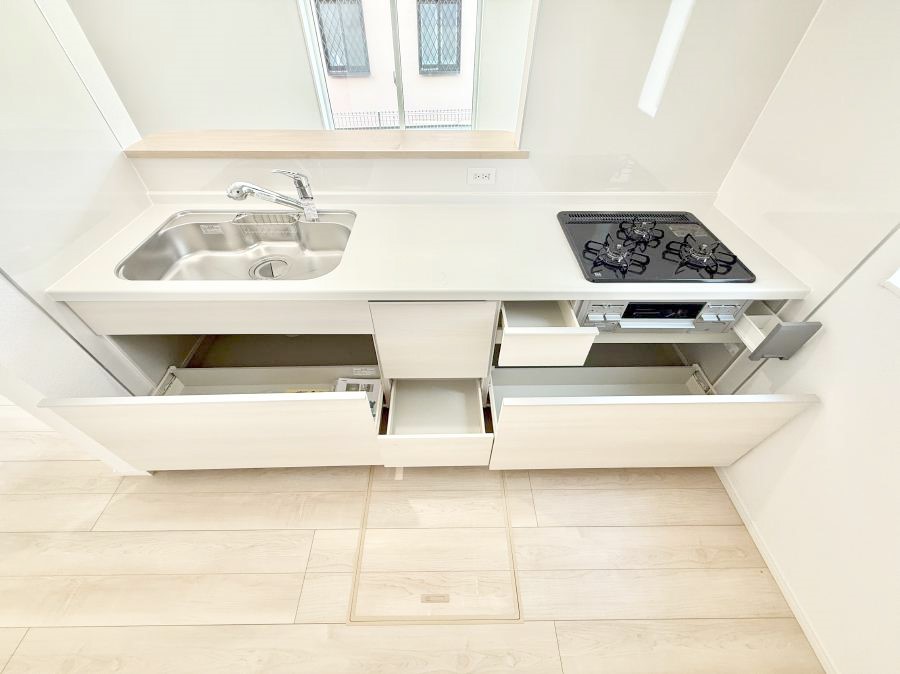 �L�b�`�� �������Ƒ����J��[�߂�A������̂���L�b�`��