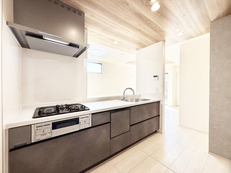 �L�b�`�� �������Ƒ����J��[�߂�A������̂���L�b�`��