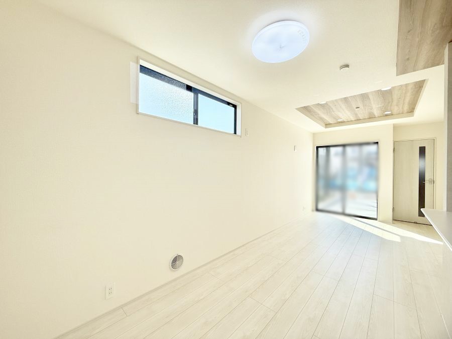 ���r���O ���������S�n�̂����A���z�̃��r���O