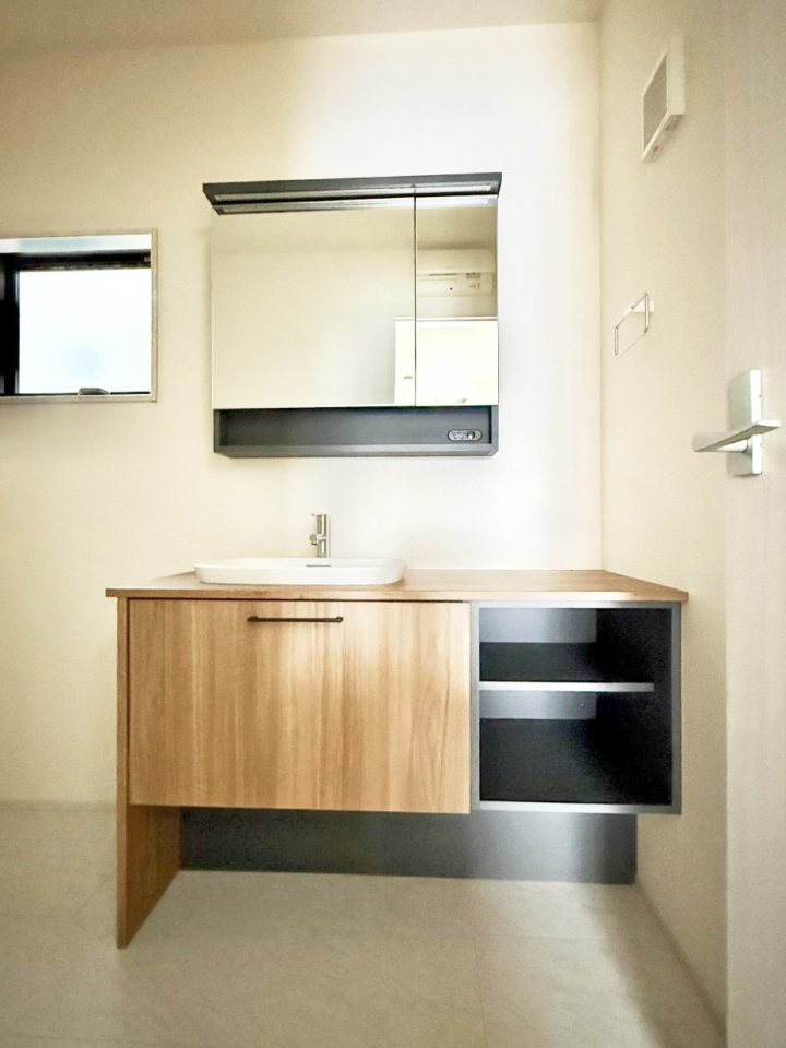 �L�b�`�� �����������������Ԃ����܂��A�Ί炠�ӂ��L�b�`��