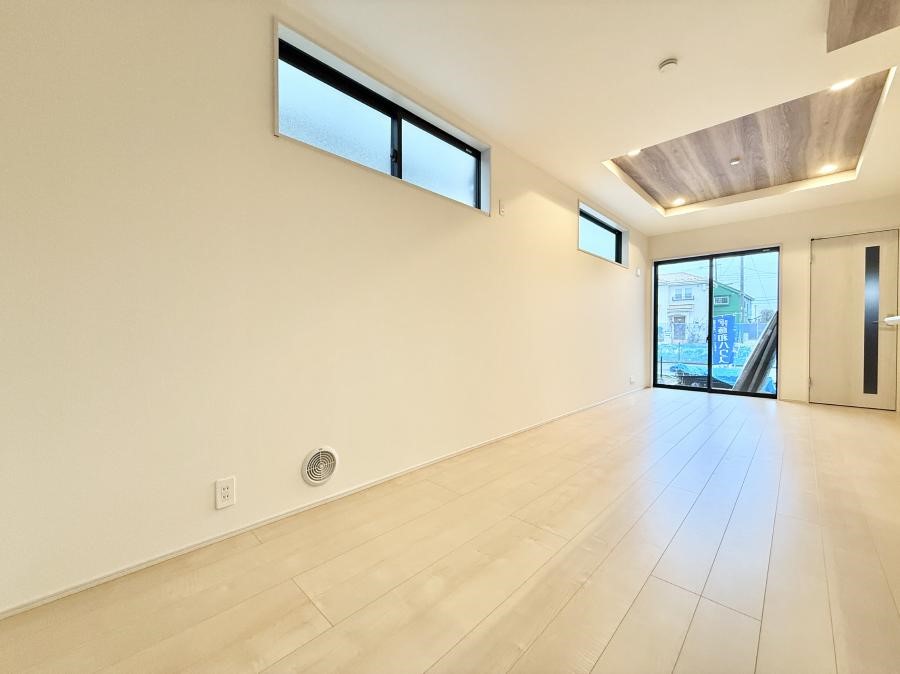 ���r���O ���������났�ƏΊ炪�W�܂�A�S���܂郊�r���O