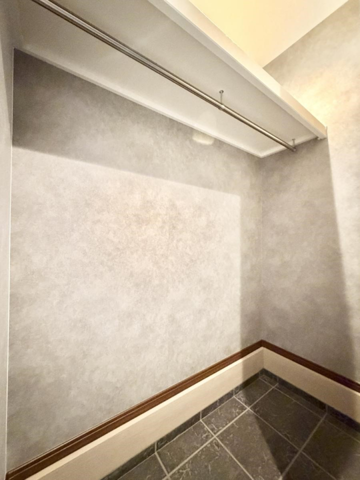 ���[ ����