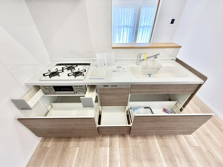 �L�b�`�� �����������������Ԃ����܂��A�Ί炠�ӂ��L�b�`��