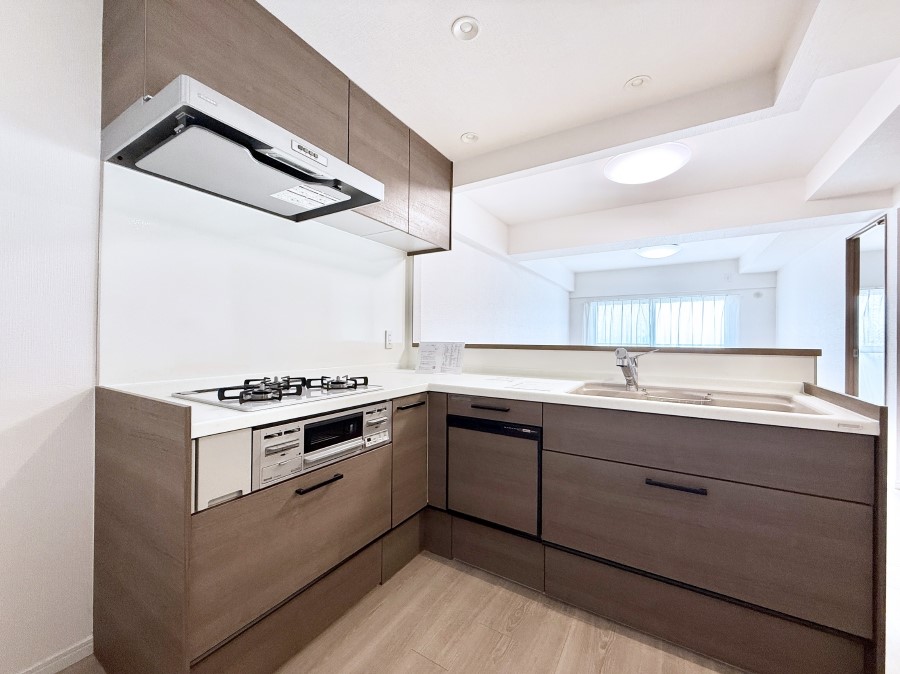 �L�b�`�� �����������������Ԃ����܂��A�Ί炠�ӂ��L�b�`��