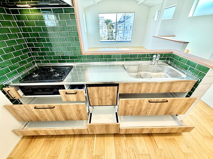 �L�b�`�� �����������������Ɗy�����Ȃ�A���K�ȃL�b�`�����