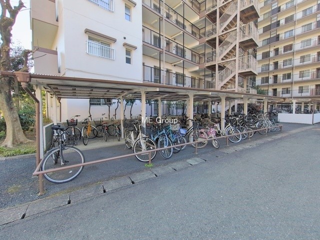 ���̑� �O�ρ��~�n���ɒ��֏���������Ă���A���]�Ԃ̗��p���X���[�Y�ł�