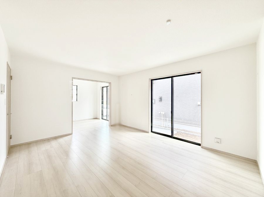 ���r���O �����������������Ɠ��ʂɂ���A�e���̋��