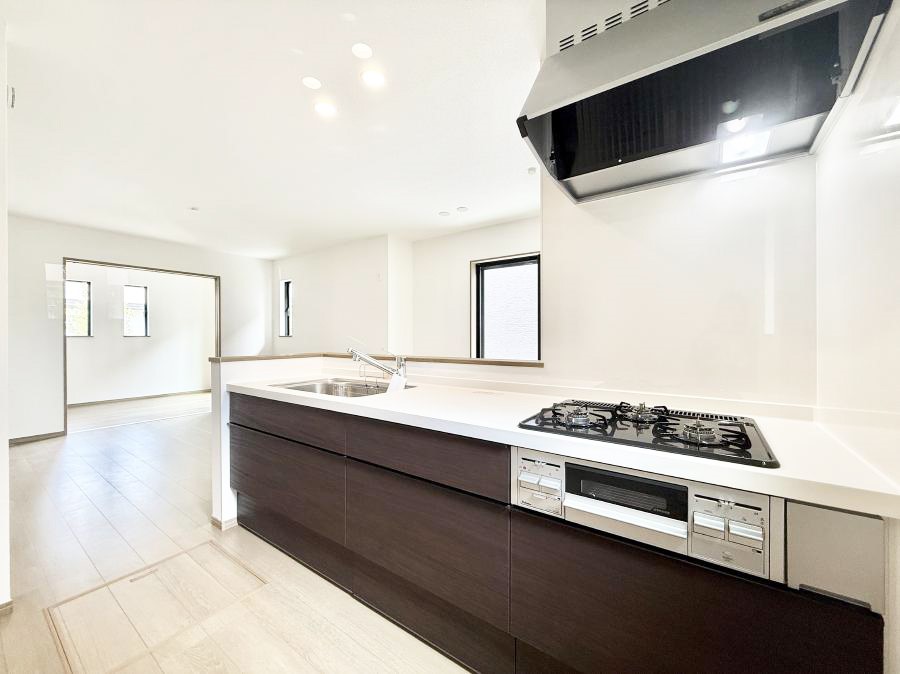 �L�b�`�� �����������������Ԃ����܂��A�Ί炠�ӂ��L�b�`��