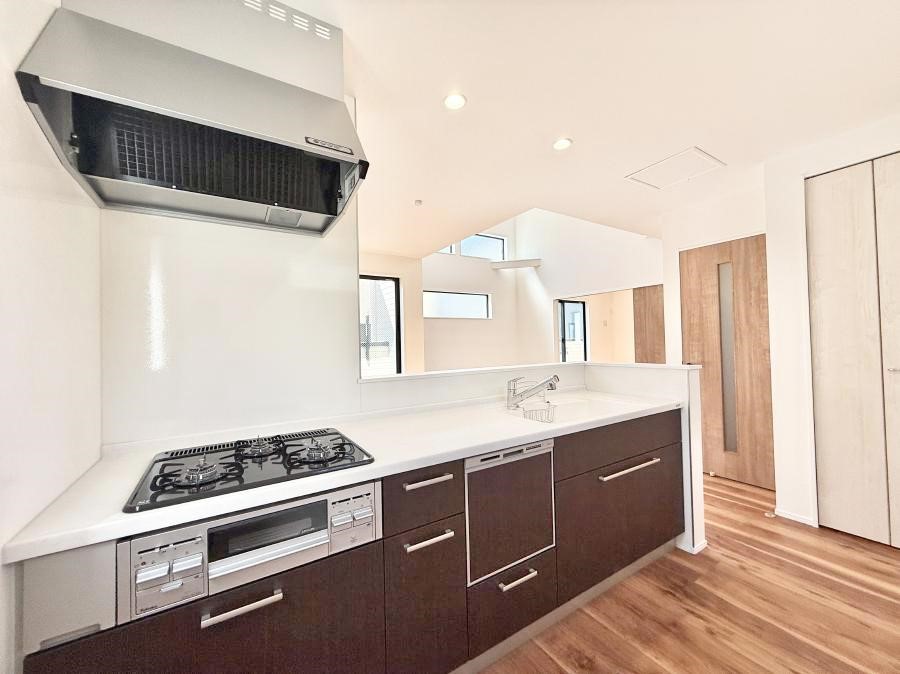 �L�b�`�� �������Ƒ����J��[�߂�A������̂���L�b�`��