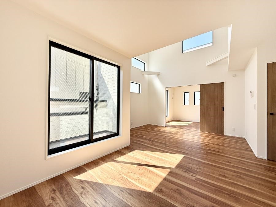 ���r���O ���������났�ƏΊ炪�W�܂�A�S���܂郊�r���O