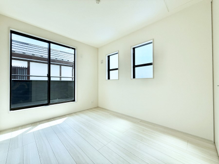 �Q�� ����