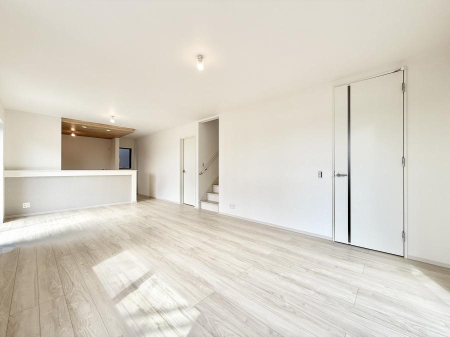 ���r���O ���������R�Ɖ�b�����܂��A�S�n�悢�ЂƂƂ�