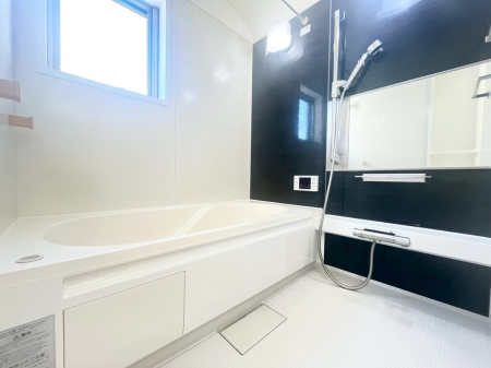 ���� �����������������F�����̕ǖʁA������芰����o�X���[��