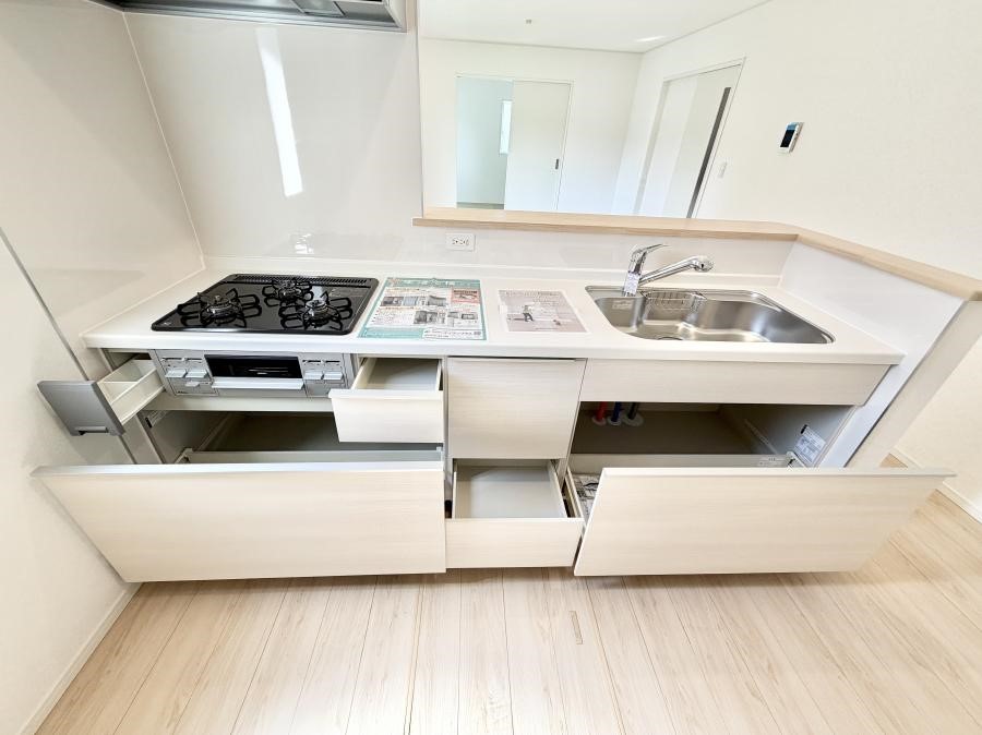 �L�b�`�� �������Ƒ����J��[�߂�A������̂���L�b�`��