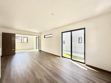 ���r���O ���������났�ƏΊ炪�W�܂�A�S���܂郊�r���O