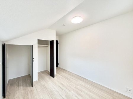 �Q�� 2����  ���Ƌ�����܂��z�u����΍L�X�Ƃ�����Ԃ��g�������₷���A�����b�N�X�������Ԃ��߂����܂�