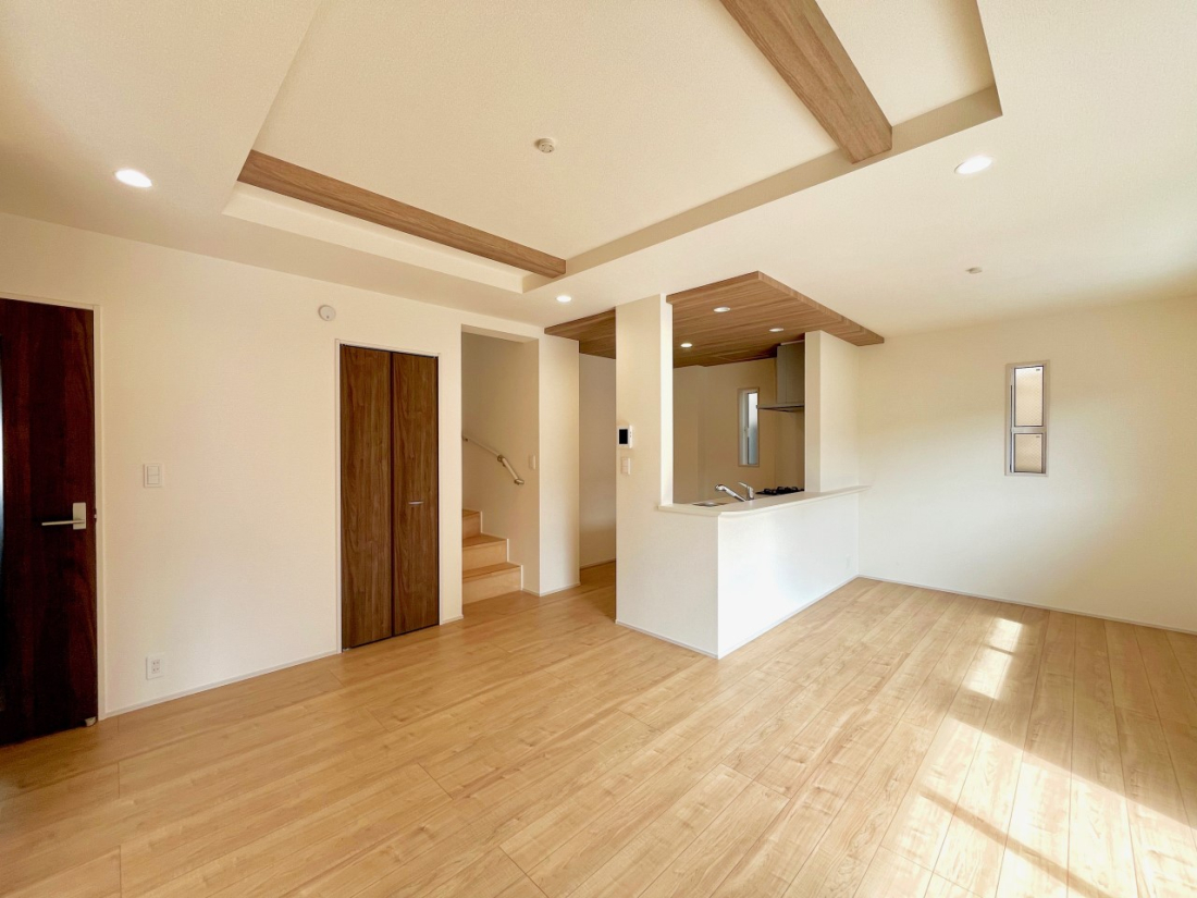 ���r���O ���������났�ƏΊ炪�W�܂�A�S���܂郊�r���O