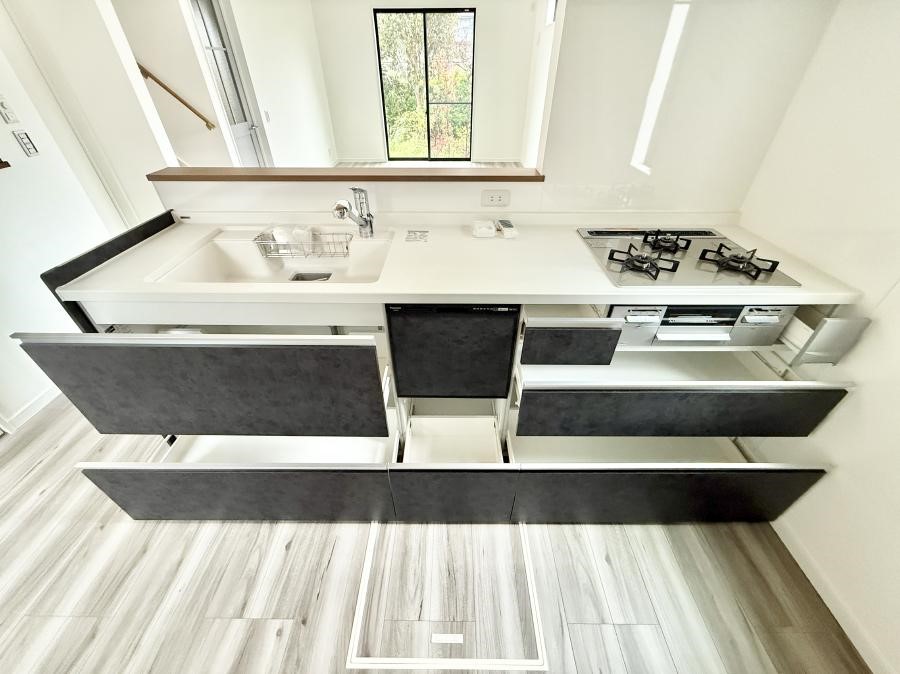 �L�b�`�� �������Ƒ����J��[�߂�A������̂���L�b�`��