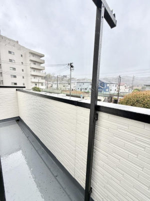 �o���R�j�[ ������ �G�߂̈ڂ낢����������J���I�ȋ�Ԃł�