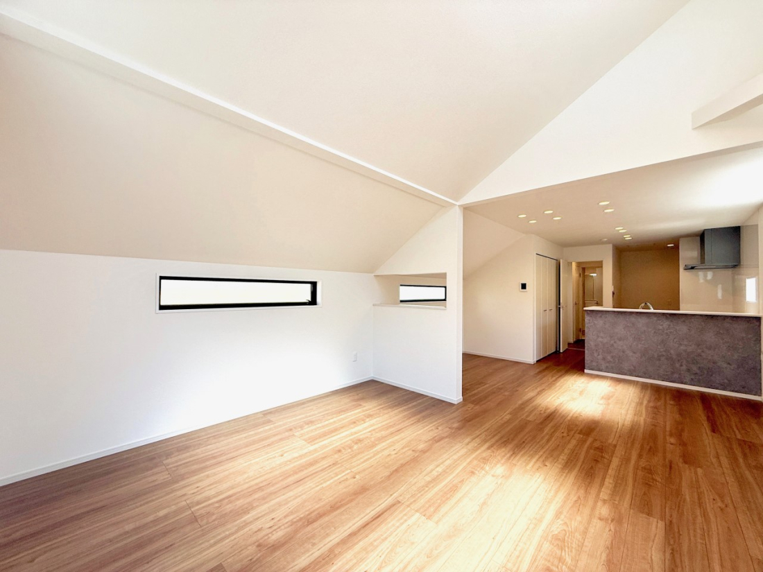 ���r���O �������Ƒ������R�ƏW�܂�A�y�������Ԃ��߂����郊�r���O