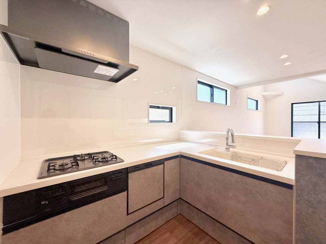 �L�b�`�� �������A�C�f�A�L����A�N���G�C�e�B�u�ȗ������