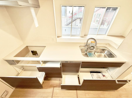 �L�b�`�� �������A�C�f�A�L����A�N���G�C�e�B�u�ȗ������