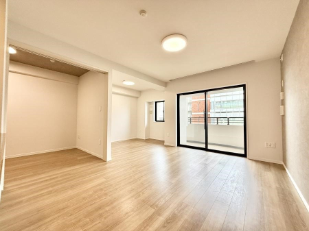 ���r���O ���������났�ƏΊ炪�W�܂�A�S���܂郊�r���O