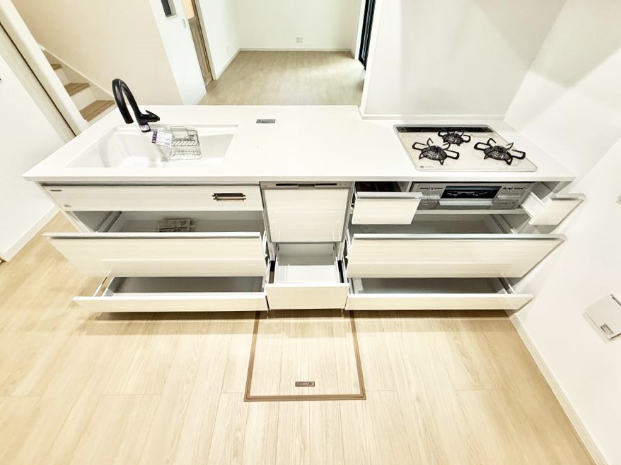 �L�b�`�� 2����  ���Ƒ����J��[�߂�A������̂���L�b�`��