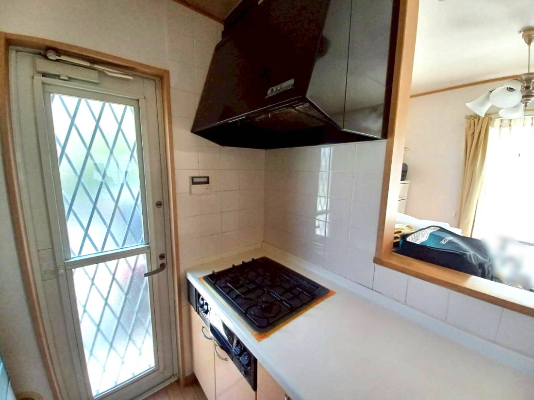 �L�b�`�� �������Ƒ����J��[�߂�A������̂���L�b�`��