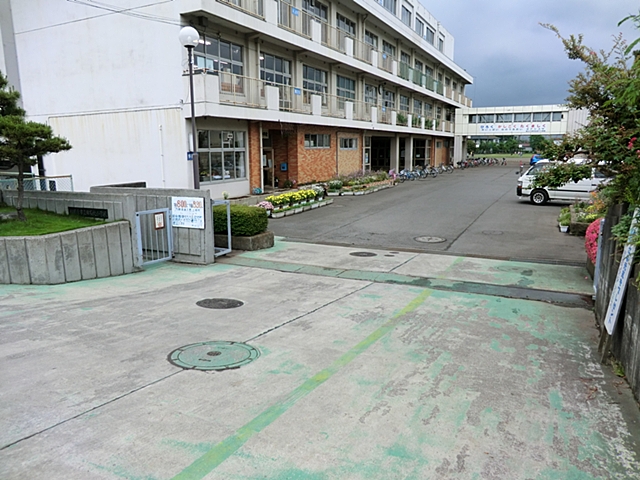 ���ӊ� ���w�Z 1190m ���͌��s���c���k���w�Z