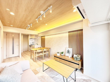 ���r���O ����