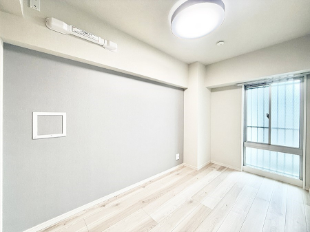 �Q�� ����