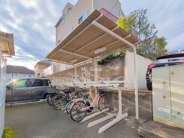 ���̑� �O�ρ����X�̈ړ��ɕ֗��Ȓ��փX�y�[�X����������m�ۂ���Ă��܂�