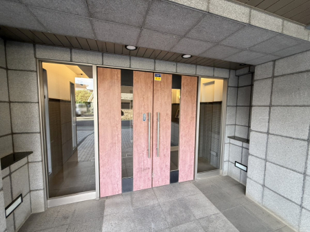 �G���g�����X �O�ρ��A�邽�тɈ��S����^���Ă����A���J�ɊǗ����ꂽ���L���