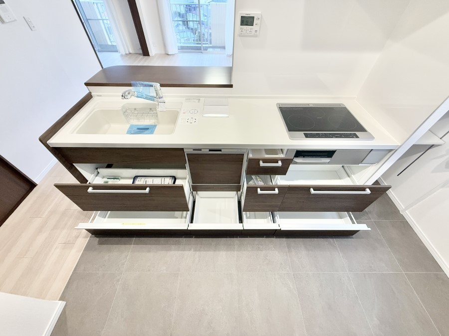 �L�b�`�� �������Ƒ����J��[�߂�A������̂���L�b�`��
