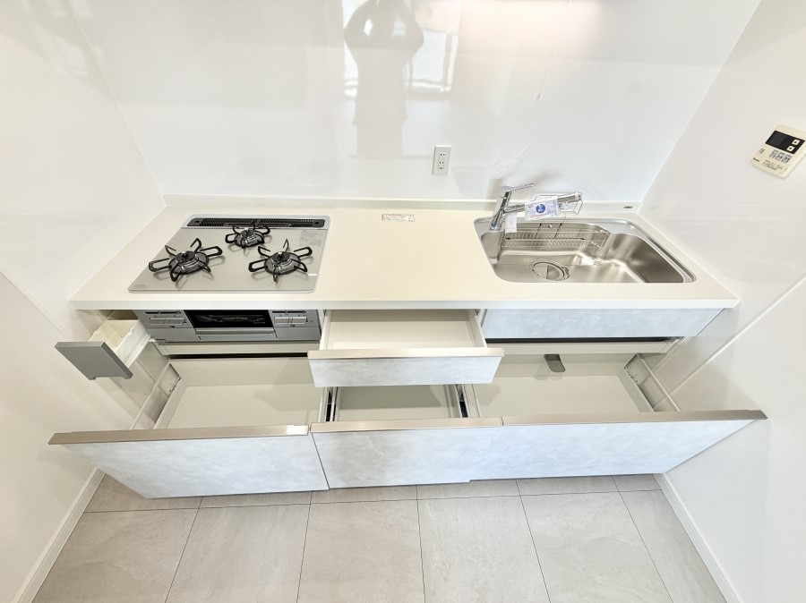 �L�b�`�� �������Ƒ����J��[�߂�A������̂���L�b�`��