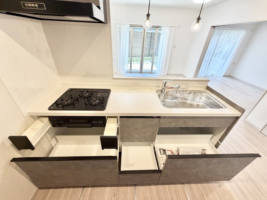 �L�b�`�� �������Ƒ����J��[�߂�A������̂���L�b�`��