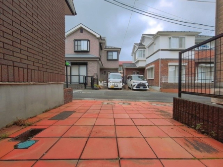  �O��