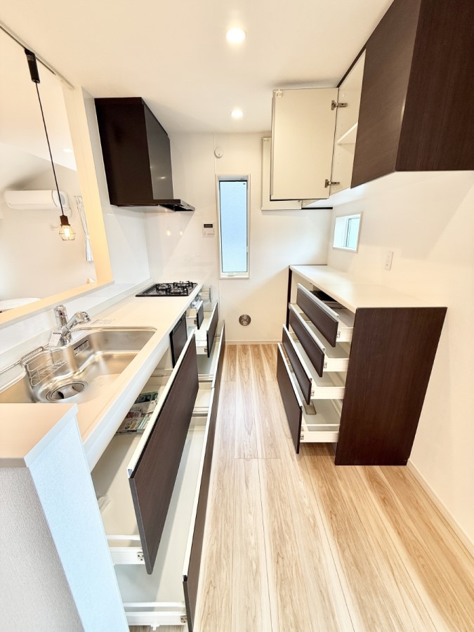 �L�b�`�� 1����  ���Ƒ����J��[�߂�A������̂���L�b�`��