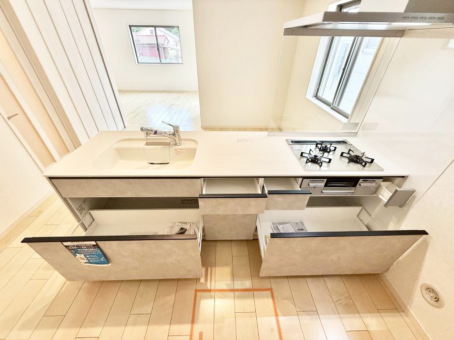 �L�b�`�� 4����  ���Ƒ����J��[�߂�A������̂���L�b�`��