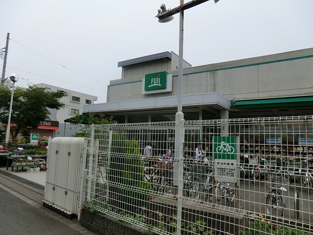 ���ӊ� �X�[�p�[ 200m FUJI �����X